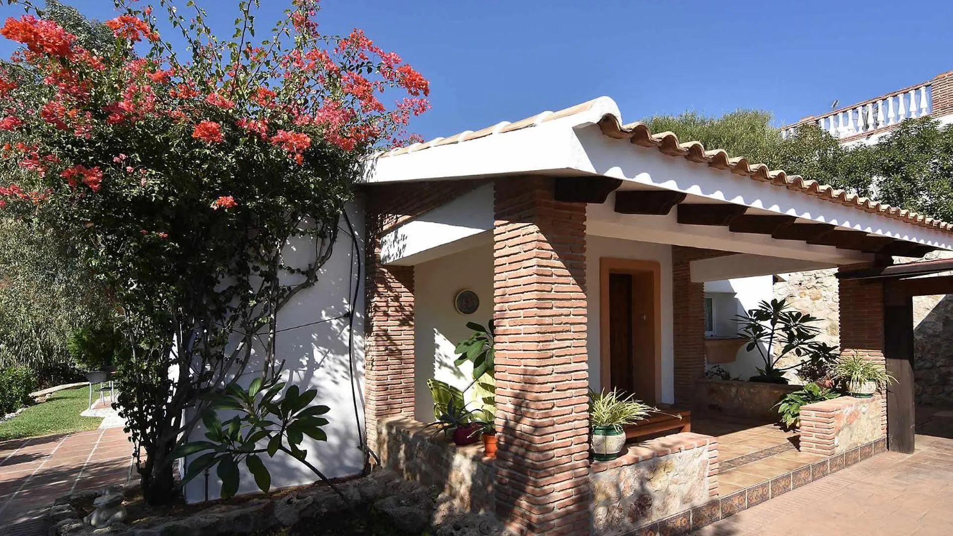 Casitas Select - Villa Abajo In Mijas Spain