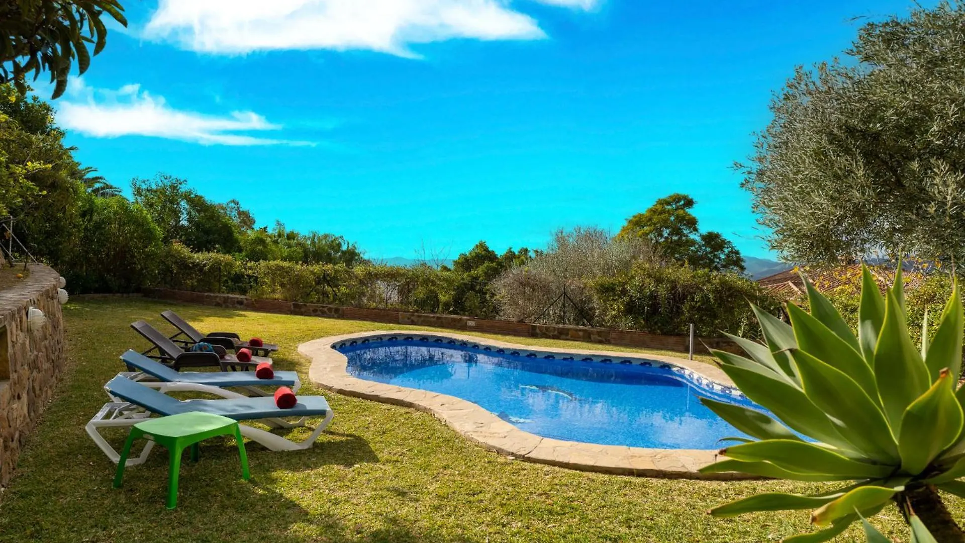 Casitas Select - Villa Abajo In Mijas Spain